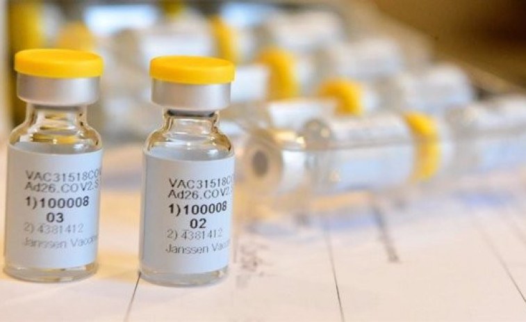 Janssen retrasa la distribución de su vacuna en Europa tras la paralización en Estados Unidos
