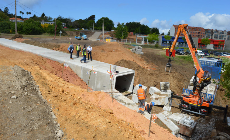 Avanzan las obras de urbanización de O Revel y se prevé que estén rematadas para el mes de julio