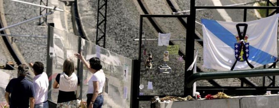 Galicia homenajea a víctimas y voluntarios en el aniversario del accidente