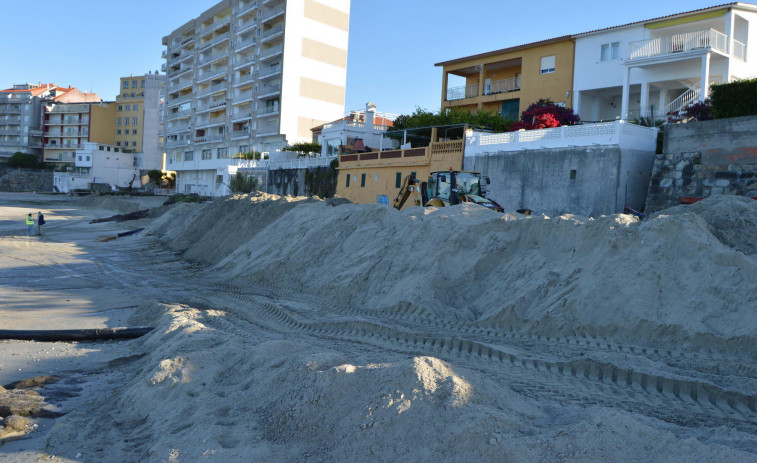 La playa de A Carabuxeira reabre a los bañistas el próximo 18 de junio