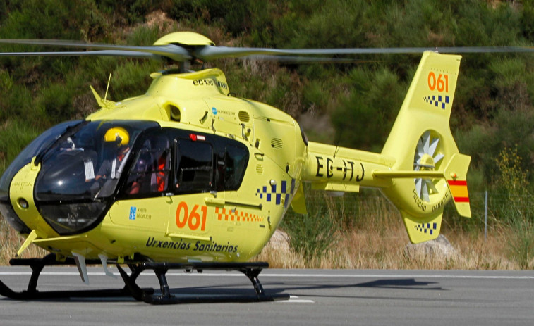 El choque de dos vehículos en la AG-11 en Boiro se salda con 4 personas heridas, una evacuada en helicóptero