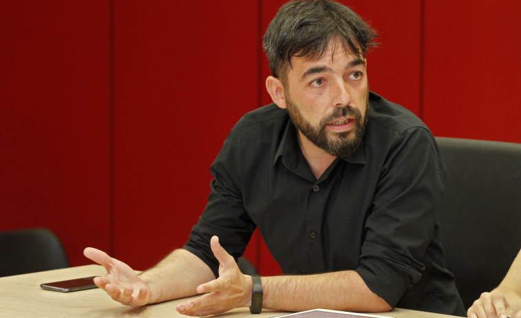 Veciñanza dice que el Concello compró mascarillas a una firma del candidato del PSOE de Barro