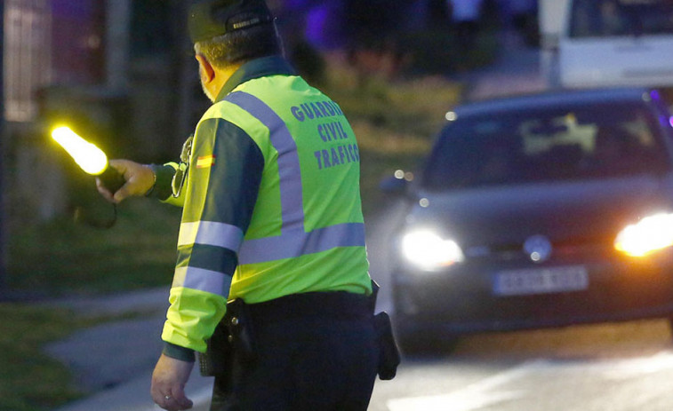 La Guardia Civil localiza a un conductor fugado y denuncia también a su padre   por ir ebrio al volante