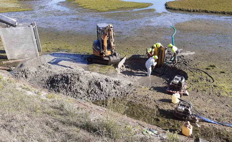 La tubería general que suministra el agua a O Grove vuelve a sufrir una avería