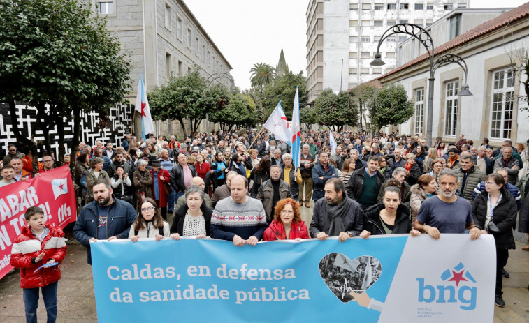 Miles de personas claman contra la gestión sanitaria en tres protestas simultáneas