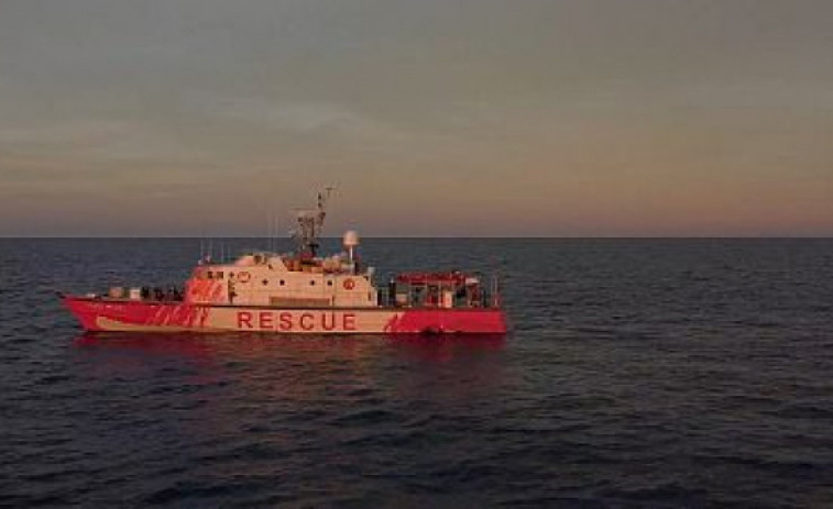 El barco de Banksy rescata a 33 personas en el Mediterráneo Central