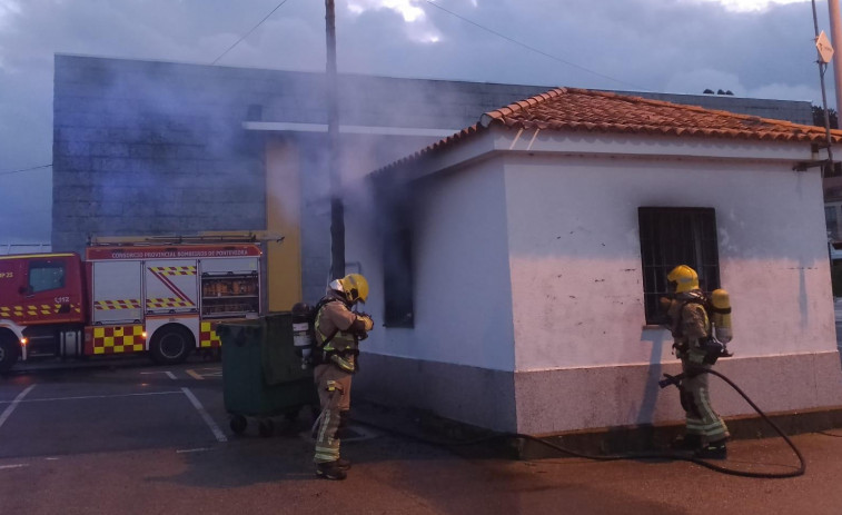 Investigan el incendio de  la caseta de vigilancia en  el puerto O Xufre en A Illa