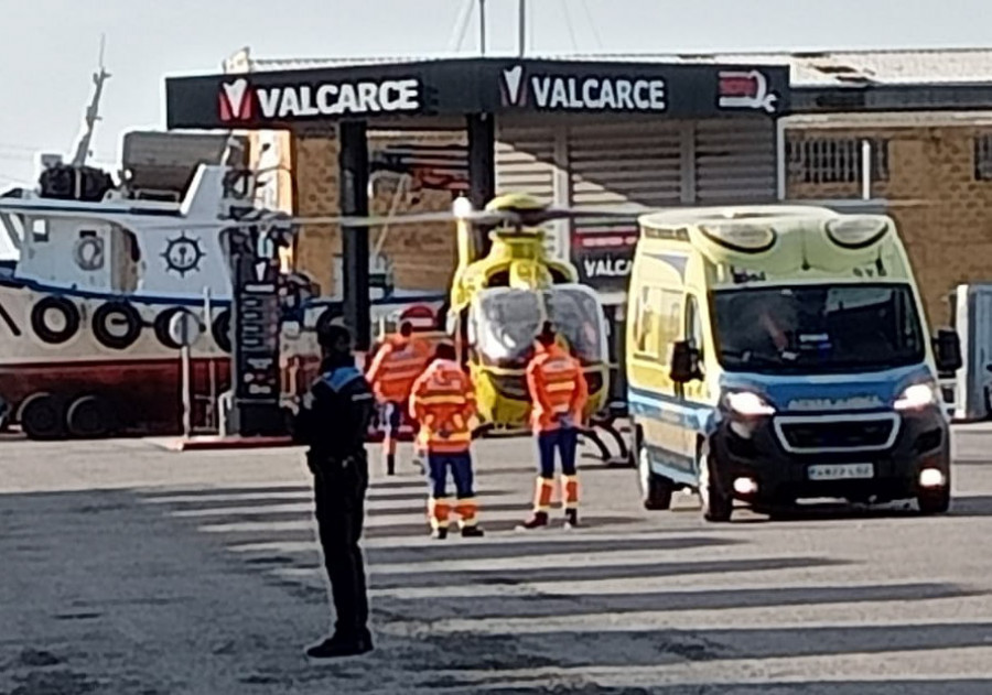 Evacúan en helicóptero al Clínico de Santiago a una anciana que fue reanimada tras sufrir un infarto en Rianxo