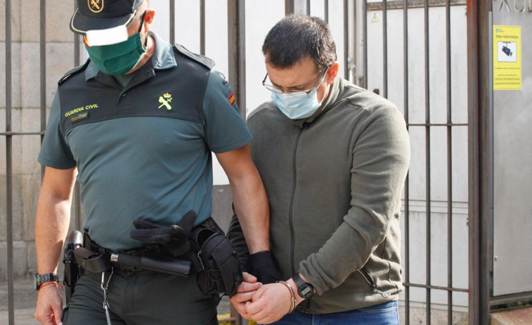 Las claves del juicio contra el autor del triple crimen de Valga: Una veintena de testigos y petición de prisión permanente
