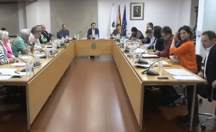 La oposición de Boiro tumba las propuestas de presupuesto y de crédito para pagar facturas pendientes de 2022