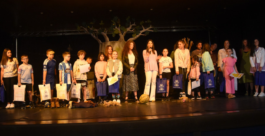 El colegio O Grupo fue el gran triunfador del XXX Concurso Escolar das Letras Galegas en Ribeira