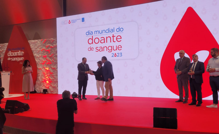 Vilagarcía recibe el reconocimiento de ADOS por su solidaridad en la donación de sangre y órganos