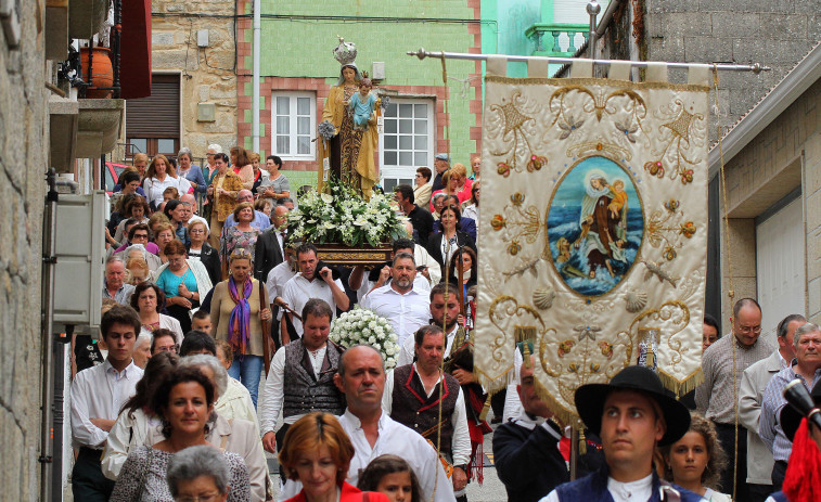 Tekila y La última legión amenizarán el Carmen de Carril el domingo 16