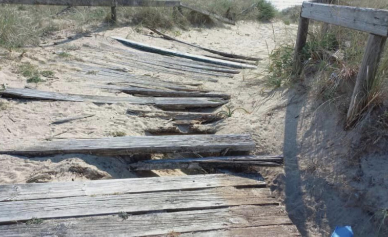 El PP de O Grove critica el mal estado de los accesos a las playas y exige al Concello una actuación urgente