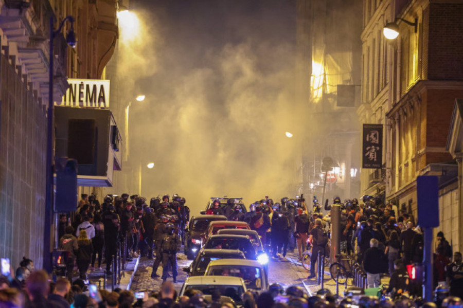 Al menos 719 detenidos por los disturbios en Francia en una noche más calmada