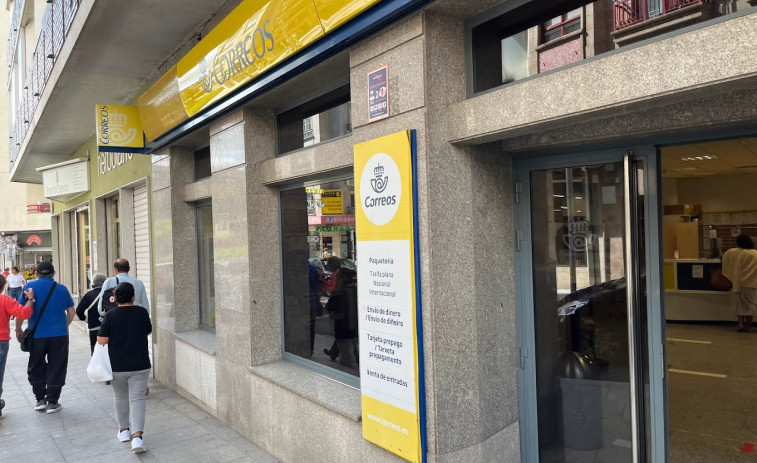 Las oficinas de correos de Sanxenxo y Portonovo aumentan sus horarios para atender el voto por correo y la afluencia de visitantes