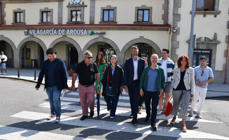 La candidatura socialista defiende en Vilagarcía la gratuidad del tren