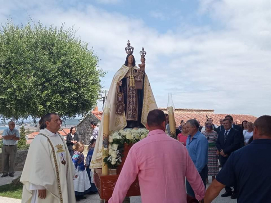 La parroquia de Noalla celebra el Carme y la VI Muiñada Soalleira pone la música en Dorrón