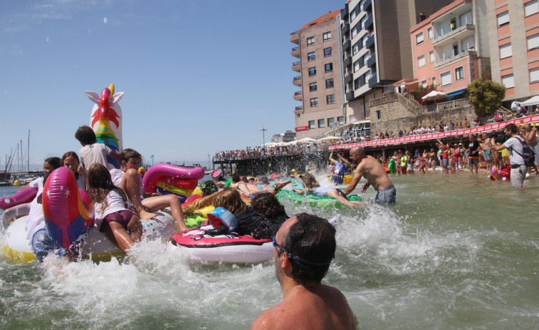 El Mundial de Colchonetas espera a cientos de participantes en la competición más divertida del verano en Sanxenxo
