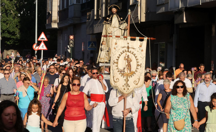 San Roque hace su recorrido más solemne con la procesión