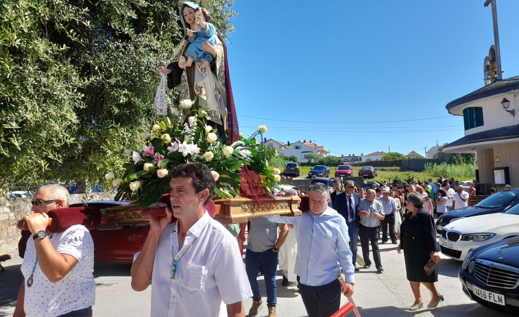 Reportaje | Castiñeiras homenajeó  a las gentes del mar y a su patrona