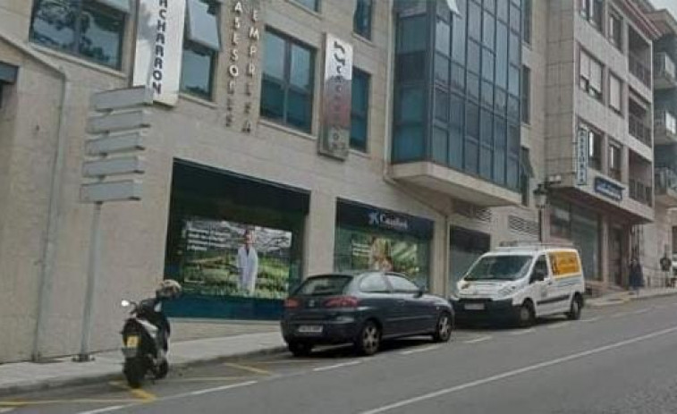 Los trabajos de asfaltado de la Rúa Rosalía de Castro de Rianxo obligan a cortar un carril el lunes