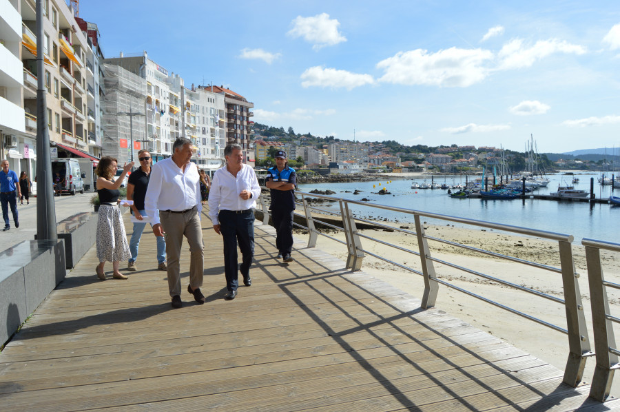 Portos y Concello acuerdan revisar los planes de uso de los puertos de Sanxenxo y Portonovo
