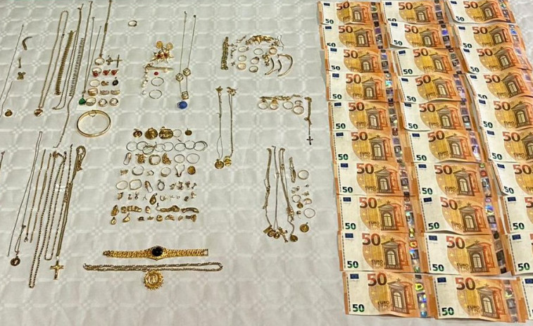 Valoran en 143.000 euros joyas robadas y puestas a la venta en un negocio de compraventa de oro de Boiro