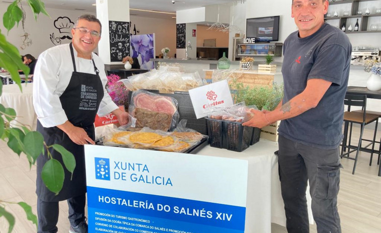 El obradoiro de hostelería de O Salnés entrega más de cincuenta menús en favor de Cáritas