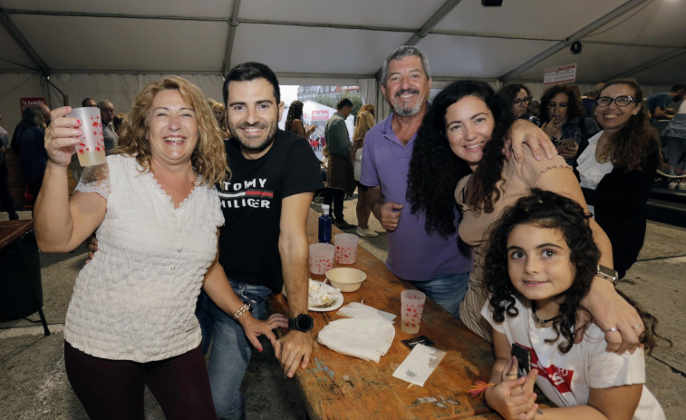 La Festa do Marisco supera las expectativas y registra “o mellor inicio da súa historia”