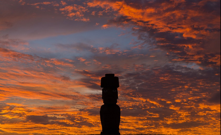 A Illa recibe la exposición de fotografía “Rapa Nui, Alén do Mundo”, de Lidya Queiruga