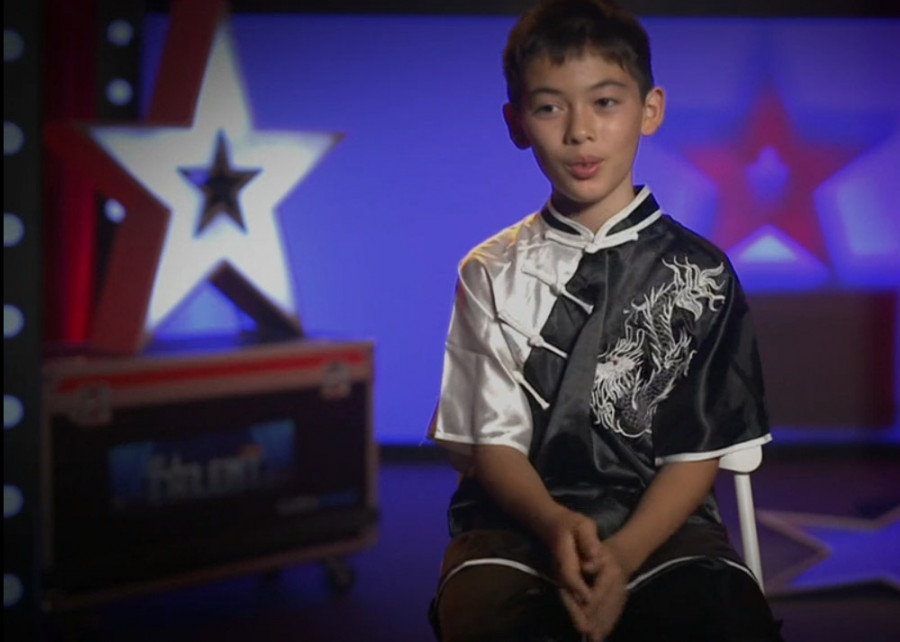 Reportaje | El niño rianxeiro Erik Martín exhibe con éxito en “Got Talent” su pasión por el kung-fu