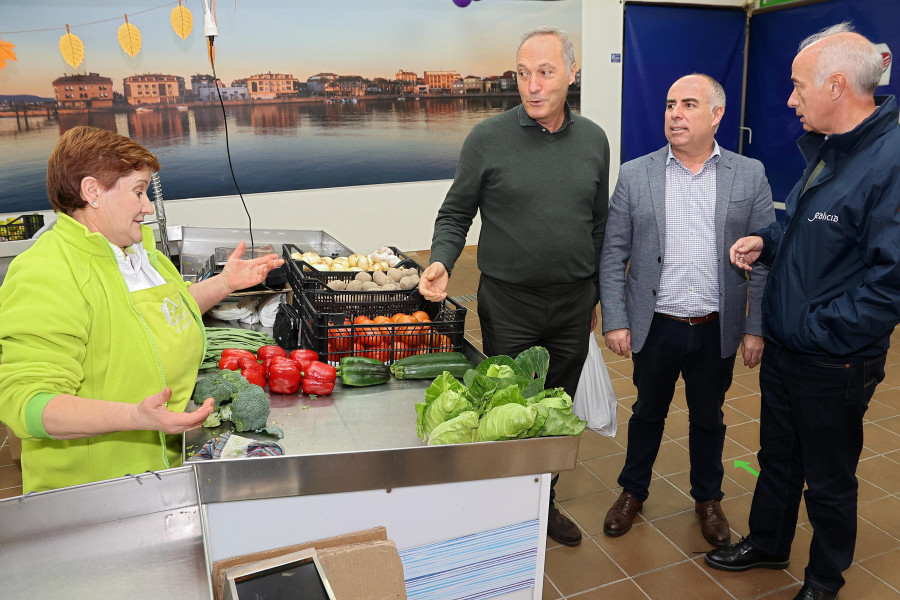 Dos ayudas financian mejoras en la plaza de abastos de Vilanova y la promoción de sus vendedores