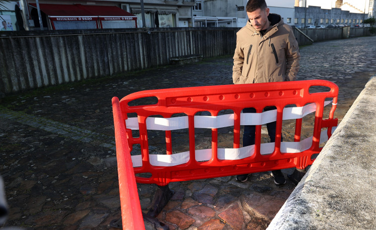 Arosa acusa de “cero lealdade institucional” al conselleiro do Mar por no avisarle de su visita