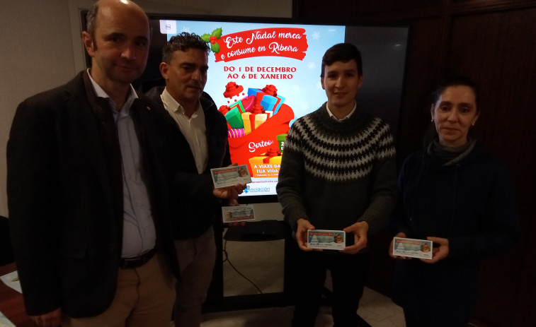 La campaña de Navidad de la patronal de Ribeira sorteará 5.000 euros en vales y un viaje por 2.500 euros