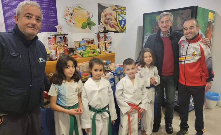 El Natural Sport de Ribeira desarrolla una campaña solidaria a favor de los niños oncológicos gallegos
