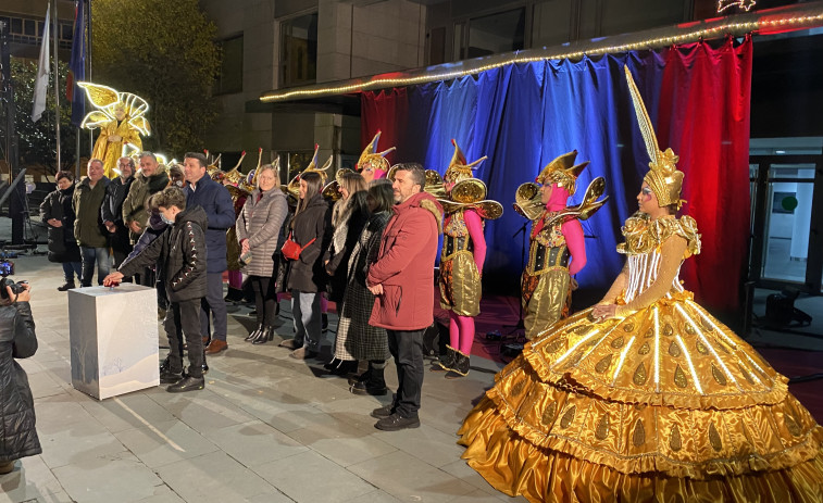 El encendido del alumbrado navideño de Boiro da el pistoletazo de salida a un amplio programa de actividades