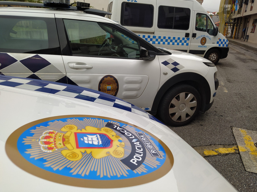 La campaña de controles policiales de Navidad en Ribeira arranca con una denuncia administrativa por un positivo de alcohol