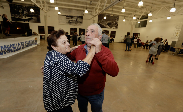 Este domingo no habrá baile de mayores en Cambados, pero volverán el 25 y con “sorpresas e regalos”