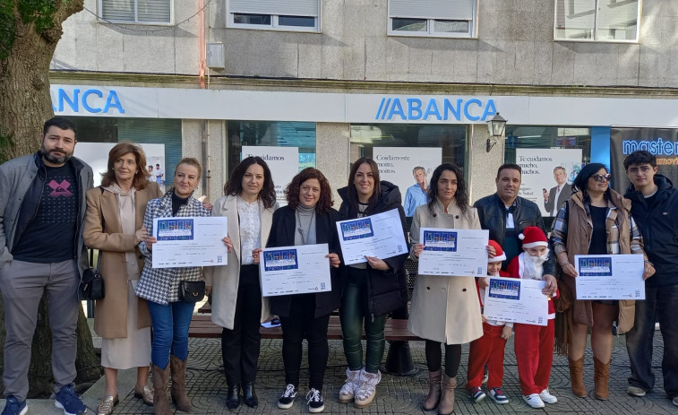 Una deslumbrante vivienda y una escuela infantil se llevan el premio de iluminación navideña de Sanxenxo