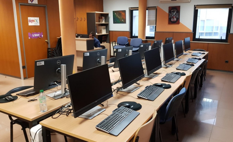 El aula Cemit boirense ha visto renovado su equipamiento informático dentro del acuerdo entre Amtega y la Fegamp