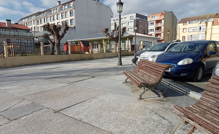 El suministro e instalación de aseos en el paseo de Coroso en Ribeira costará 58.800 euros