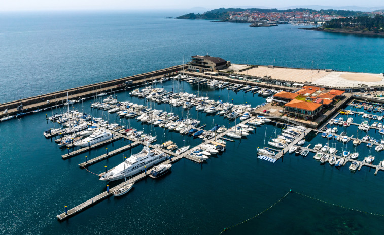 Organizan una limpieza de fondos marinos de los puertos deportivo y pesquero de Sanxenxo