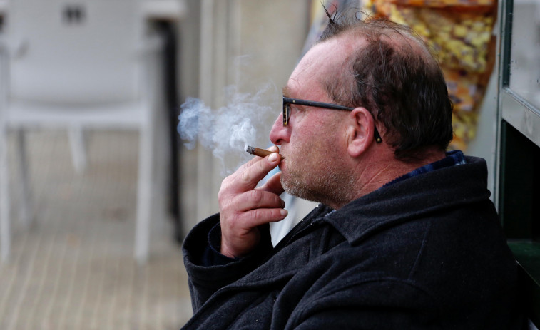 El tabaquismo: fumadores cada vez más jóvenes y que se enganchan con los “vapers”
