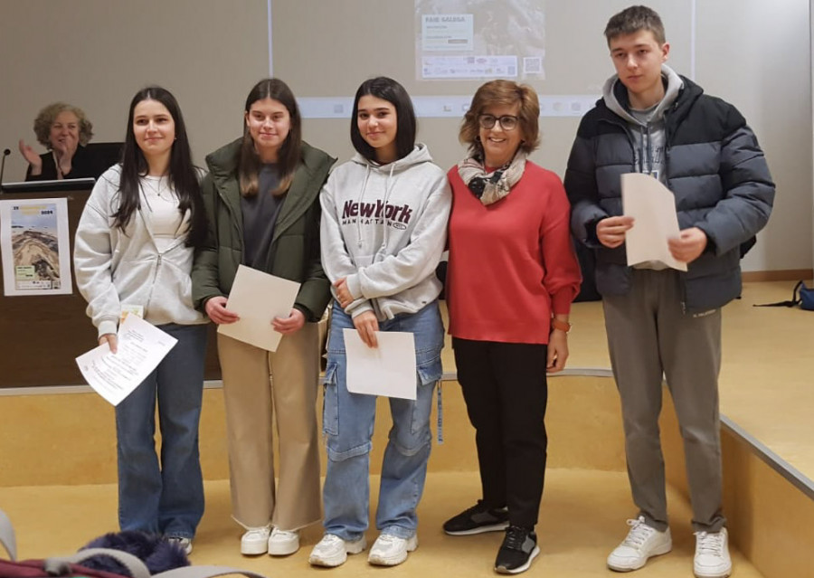 Alumnas de 4º de la ESO del IES Número 1 de Ribeira ganan el Premio de Mejor Grupo en la Olimpiada de Geología