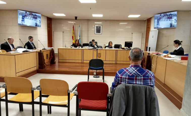 Un funcionario municipal de Boiro declara que dio indicaciones a Feás de no tramitar multas sin foto o ilegible