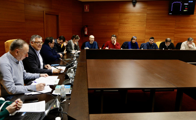 PSOE y BNG acusan a Telmo Martín de “levar á ruína” al Concello de Sanxenxo por los litigios urbanísticos