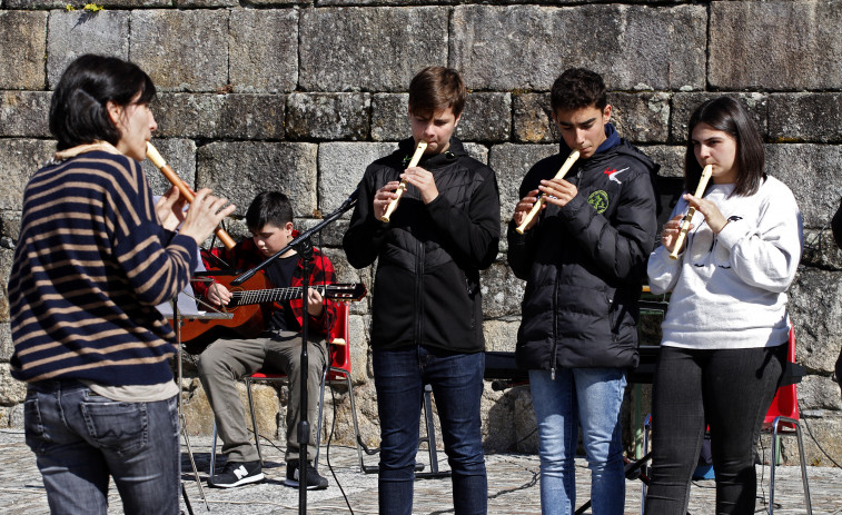 La música tomará Fefiñáns de la mano de los escolares cambadeses con la iniciativa “Musiqueando”