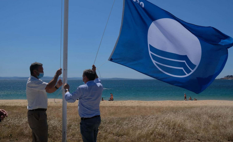 El PP de Ribeira reprocha al Gobierno local que la playa urbana de Coroso quedase sin Bandera Azul