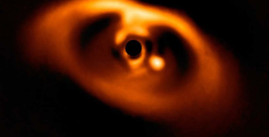 Captan la primera imagen de un planeta recién nacido